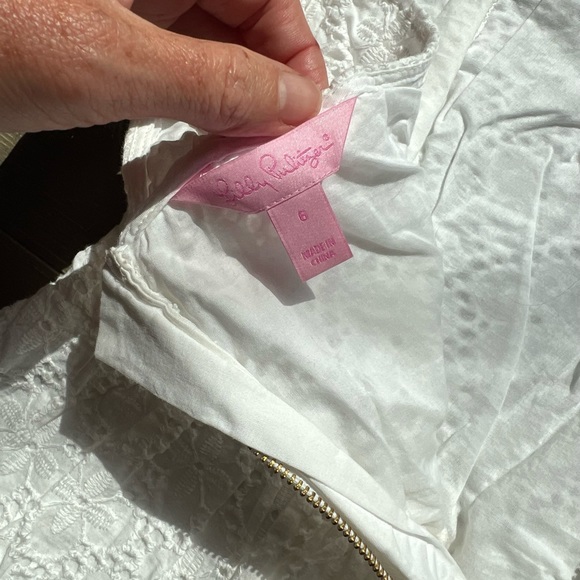Lilly Pulitzer eyelet peplum top sz 6 - Picture 3 of 3